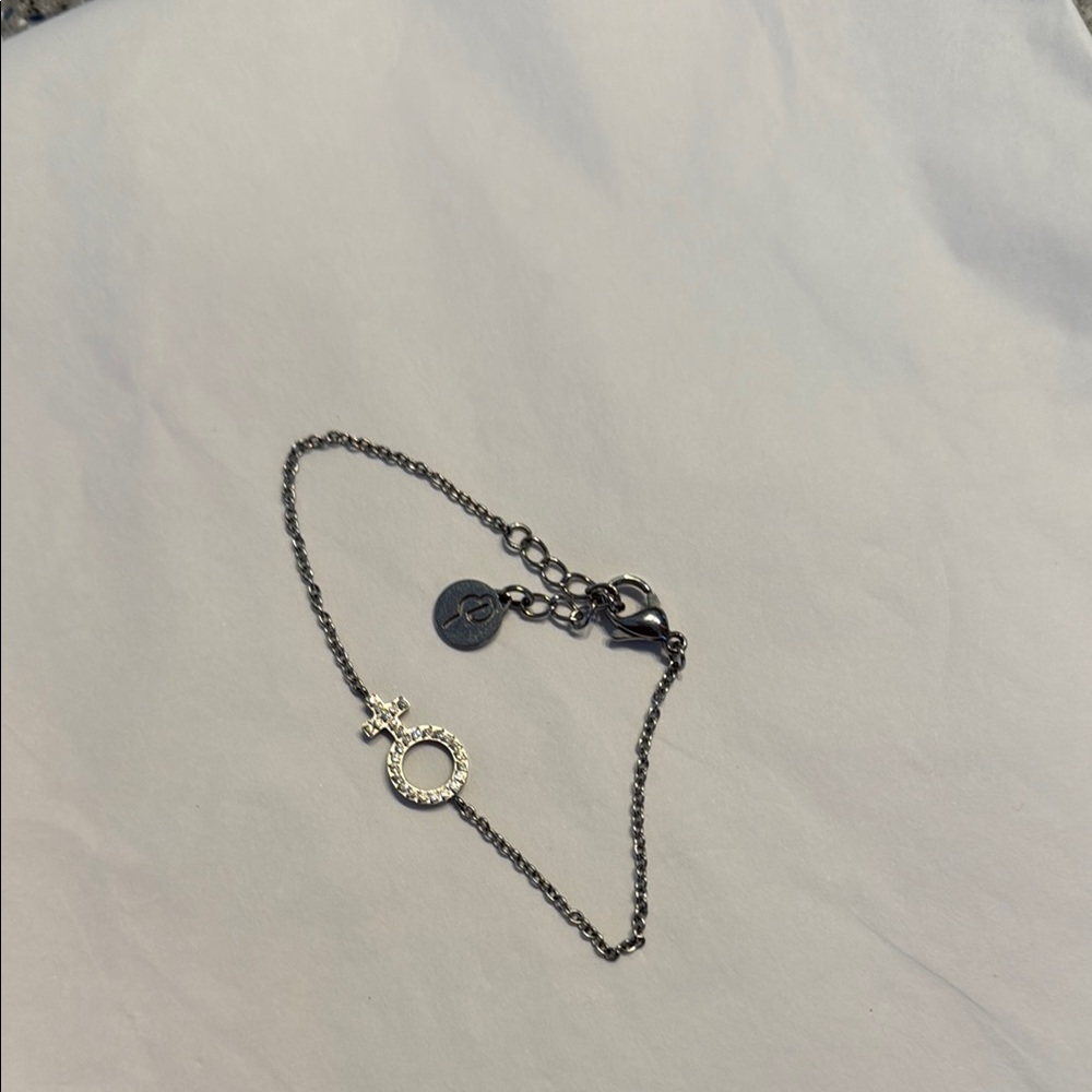 Elegant Silver Chain Bracelet with Crystal Accents